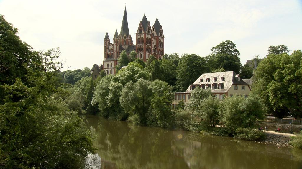 Hotel Gaestehaus Priester Limburg an der Lahn Exterior photo